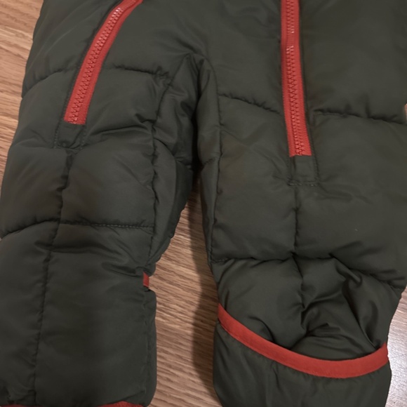 Snow suit - Picture 2 of 2